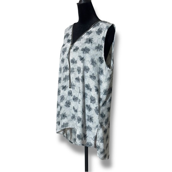 Premise Blue/Gray Floral Geometric Print High-Low 1/2 Silver Zip Front Blouse - Picture 4 of 16